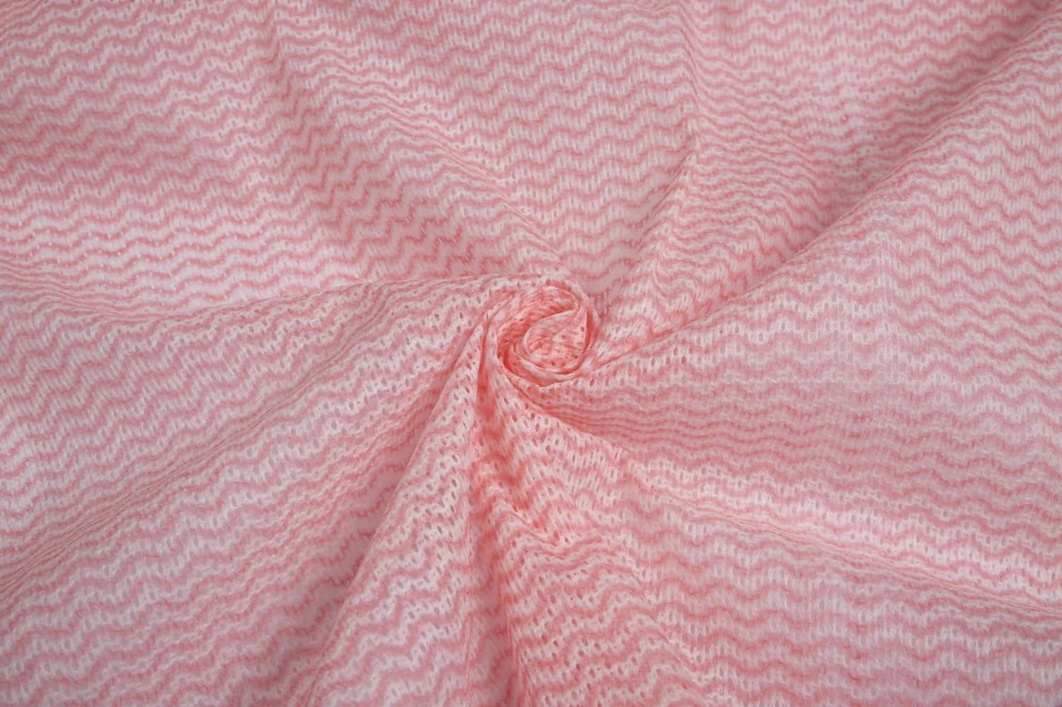SunLuner pink dyed spunlace fabric sample, 10-mesh